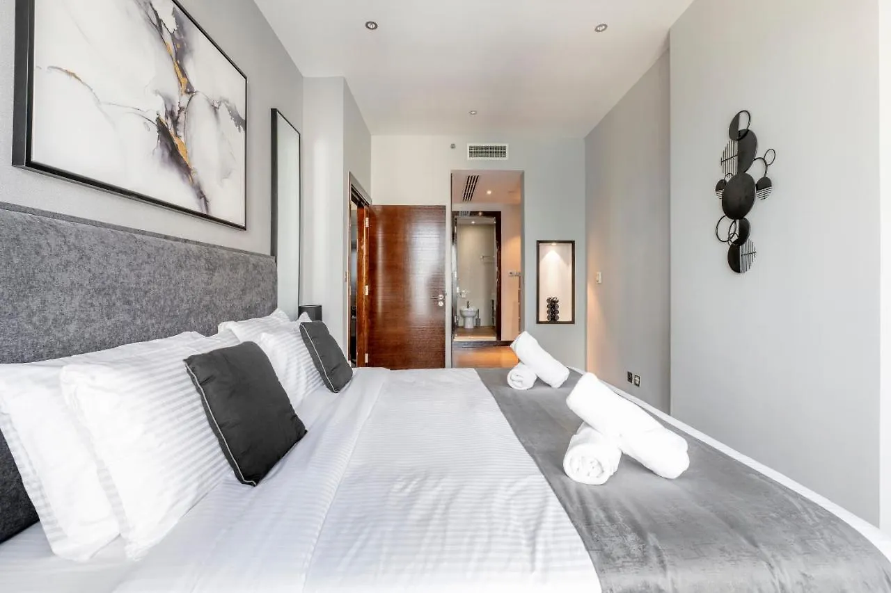 Luxury Downtown 1Br - Ubora Residence Tower Dubai United Arab Emirates